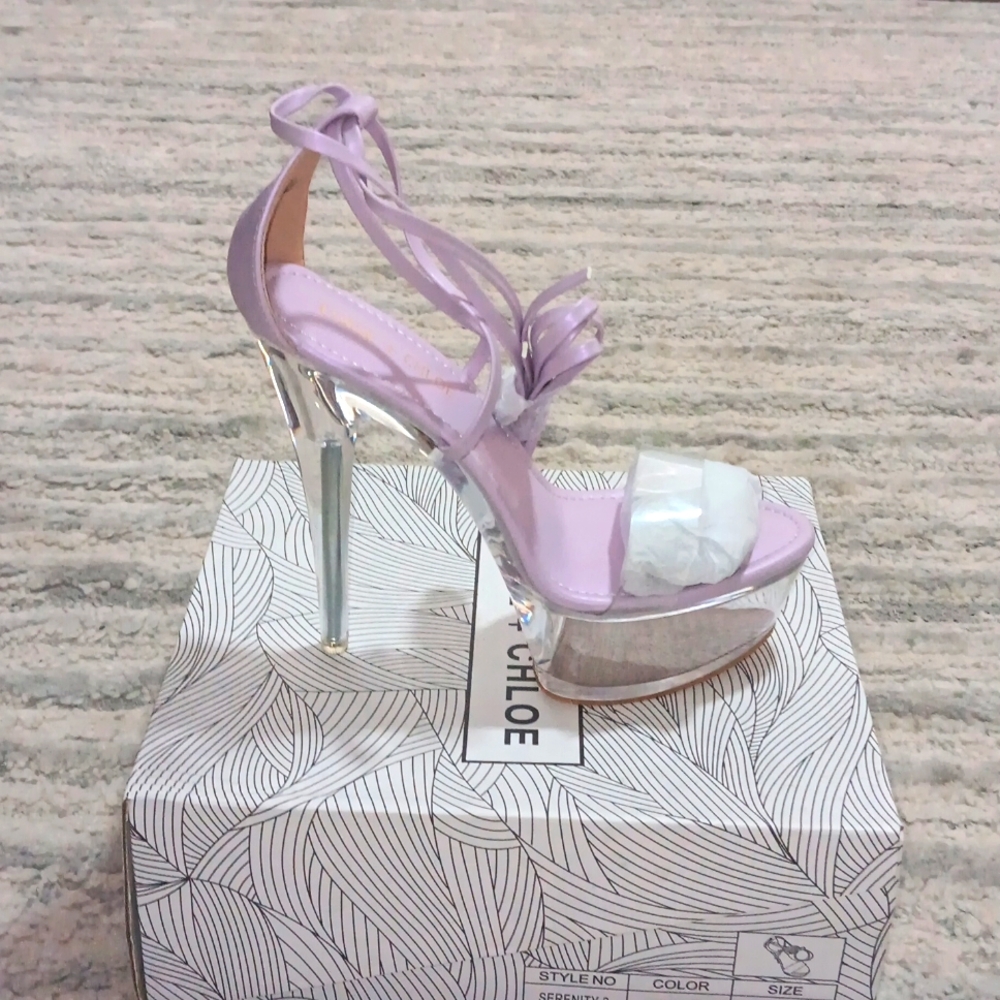 Chase + Chloe brand size 8 lavender purple heel.